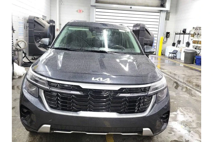 $20998 : Kia Seltos 2024 S 4dr SUV image 2