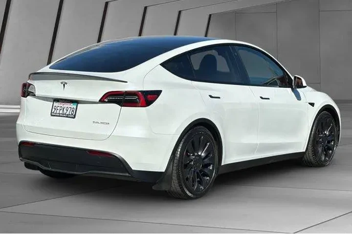 $33900 : Tesla Model Y 2023 AWD Perfo image 4
