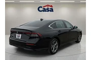 $28595 : Honda Accord 2024 EX 4dr Sed thumbnail