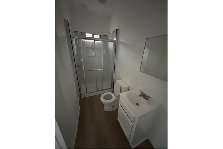 $1600 : Koreatown Se Renta Estudio image 4