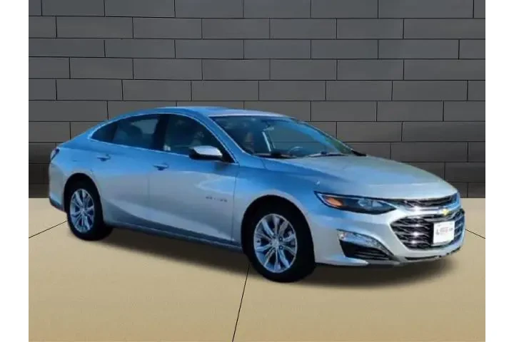 $17685 : Chevrolet Malibu 2022 LT 4dr image 2