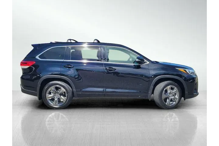 $24551 : Toyota Highlander 2018 AWD S image 3