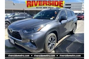 Toyota Highlander 2023 XLE 4