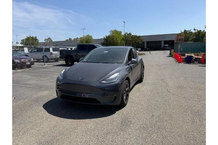 $29000 : Tesla Model Y 2021 AWD Long image 1
