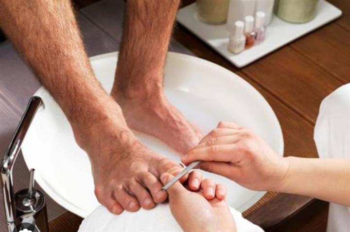 Massages shaving wax pedicure image 3