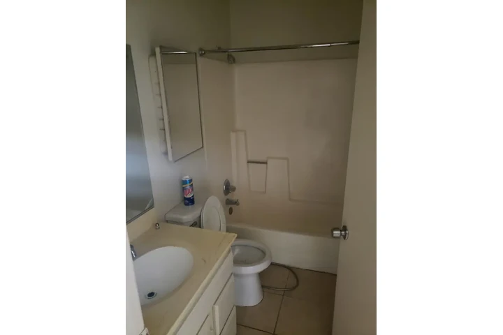 $1495 : Studio Apartment in Tujunga image 5