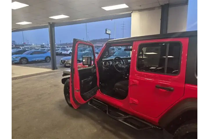 $24488 : Jeep Wrangler Unlimited 2021 image 8