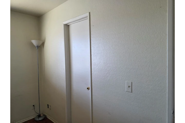 $1100 : Se cuarto con baño image 4