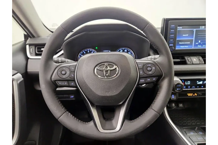 $23998 : Toyota RAV4 2019 XLE Premium image 10
