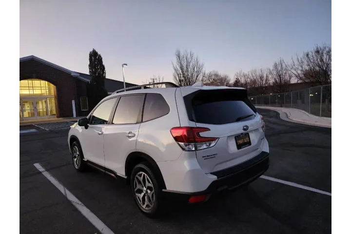 $17600 : 2019 Forester Premium image 7