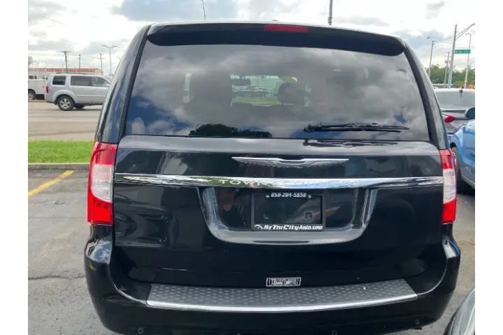 $8500 : 2014 Town and Country Touring image 8