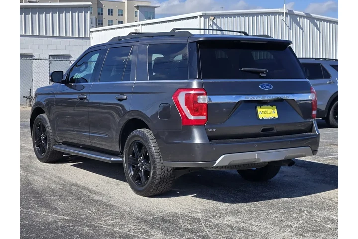 $31991 : Ford Expedition 2021 4x2 XLT image 2