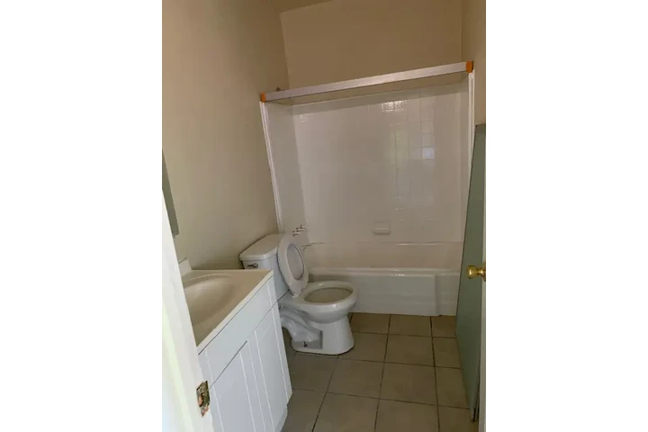 $1350 : One bedroom apartment FOR RENT image 2