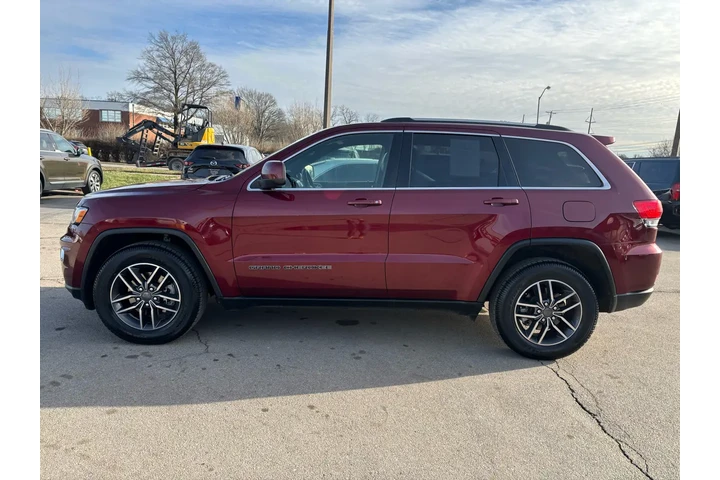 $12980 : 2019 Grand Cherokee Laredo E image 4