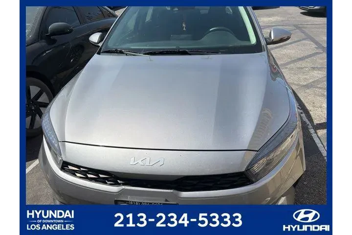 $21045 : Kia Forte 2023 LXS 4dr Sedan image 2