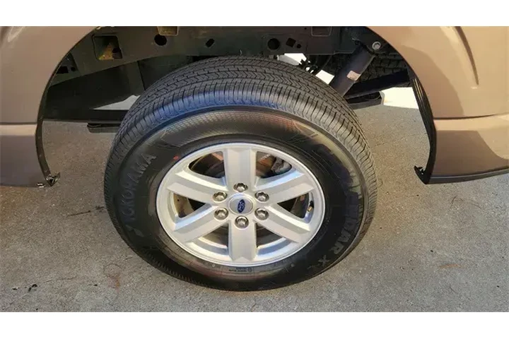 $32079 : Ford F-150 2023 4x2 XL 4dr S image 9
