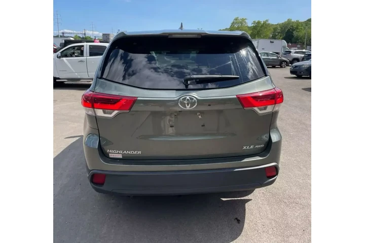 $17950 : 2017 TOYOTA HIGHLANDER XLE SP image 8