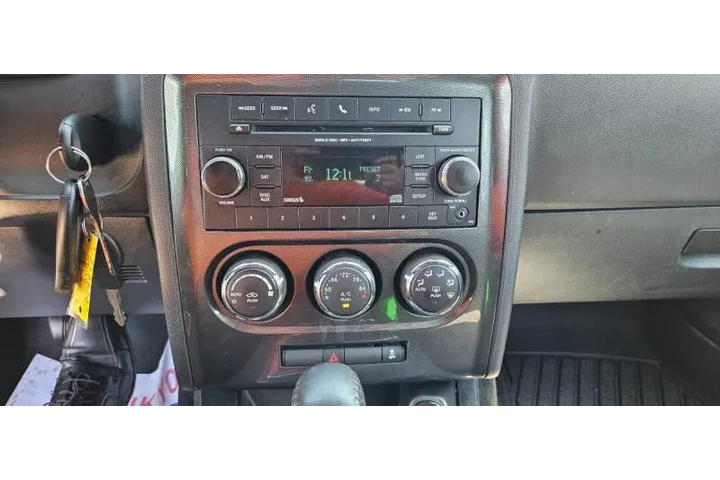 $13990 : 2013 Challenger SXT image 10
