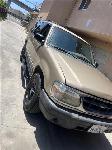 $2000 : Vendo carro Ford Explorer image 3