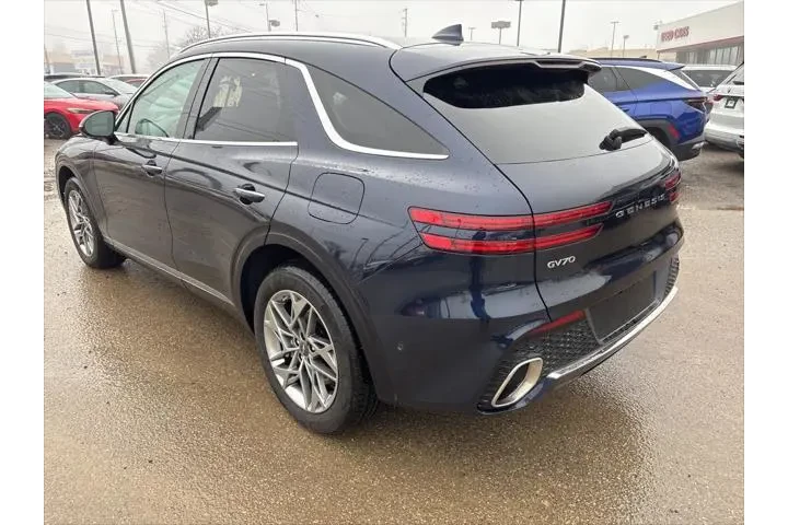 $33544 : Genesis GV70 2023 AWD 2.5T S image 3