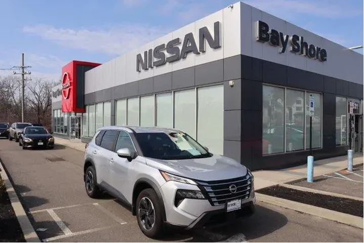 $23502 : Nissan Rogue 2025 AWD SV 4dr image 1