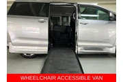 $42990 : 2017 Sienna SE 8 Passenger thumbnail