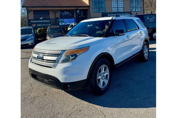 $5500 : 2015 Explorer XLT image 2