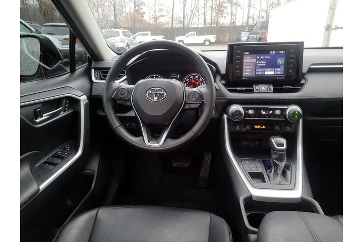 $22998 : Toyota RAV4 2021 AWD XLE Pre image 9