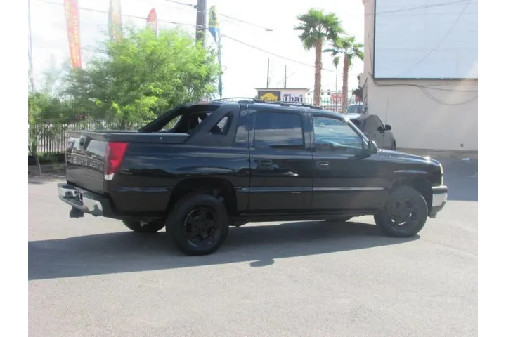 $7995 : 2005 Avalanche 1500 LT image 8