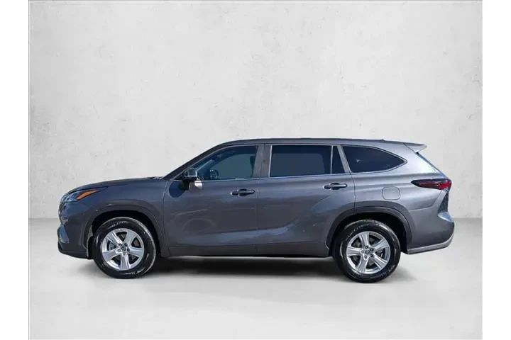 $36682 : Toyota Highlander 2025 LE 4d image 9