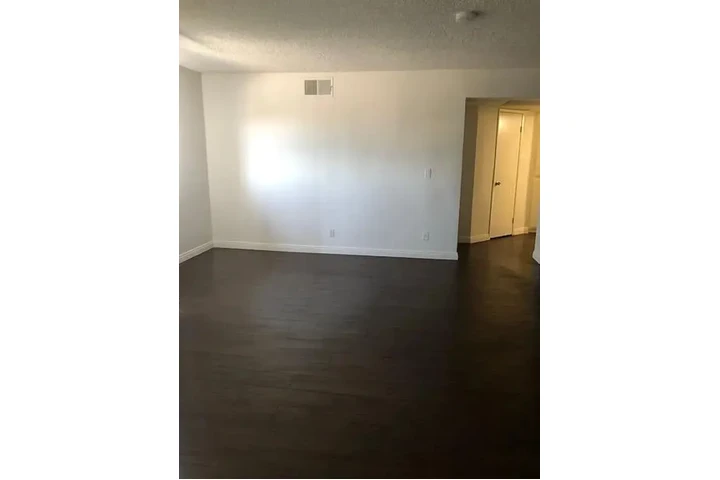 $2500 : Nice 2 bedroom Apartment image 5