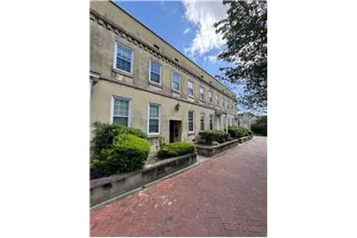 $1700 : Rental property with 2 bedro image 1