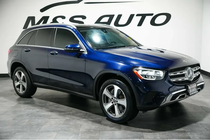 $22889 : 2020 GLC 300 image 7