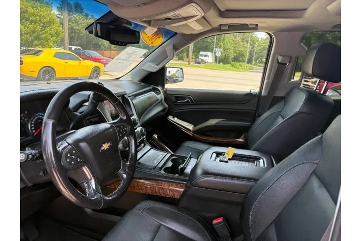 $19950 : 2017 Suburban Premier image 10