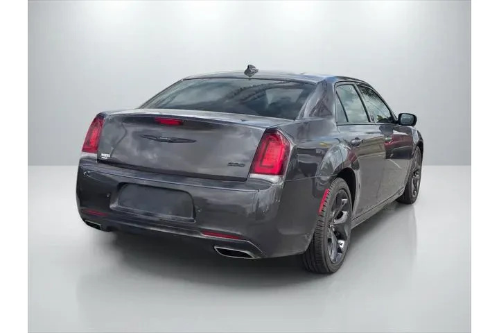 $29999 : Chrysler 300 2023 Touring L image 5