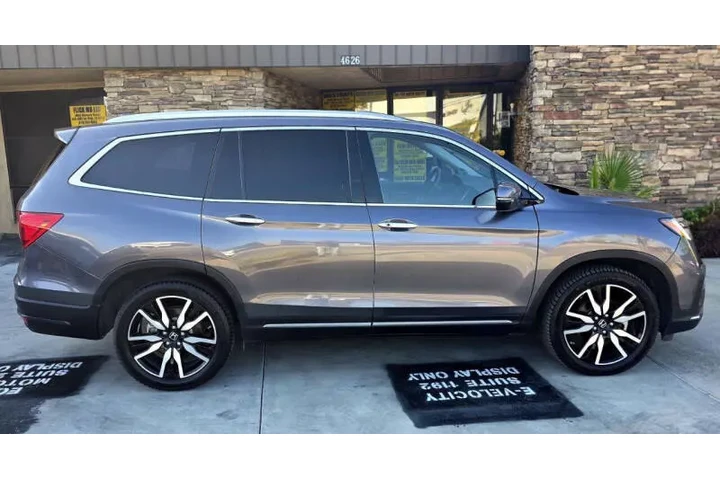 $18950 : 2019 Pilot Touring image 7
