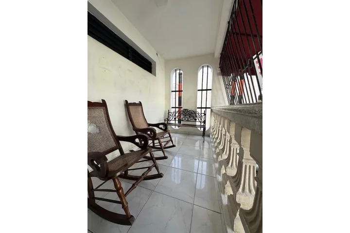 $135000 : VENDO 3 NIVEL EN ARROYO HONDO image 4