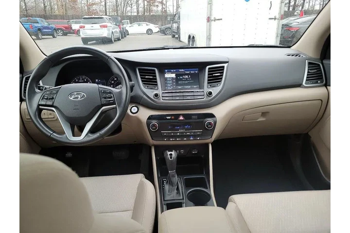 $14998 : Hyundai TUCSON 2018 Value 4d image 8