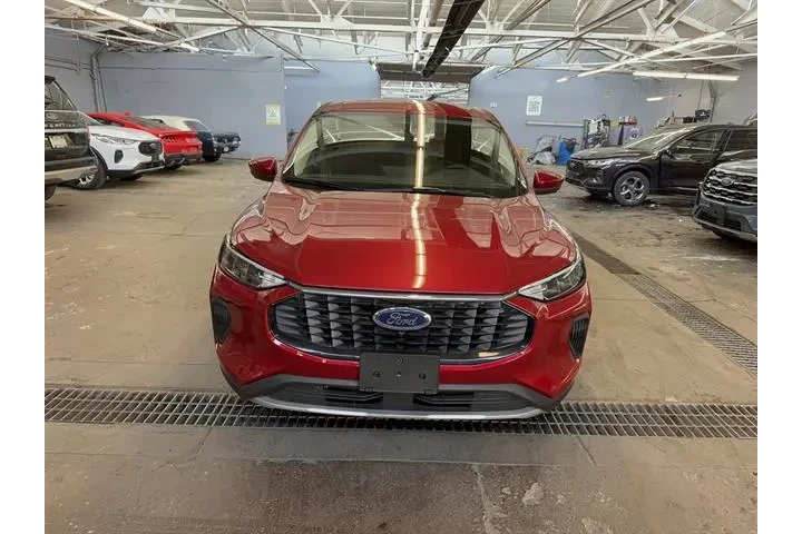 $28964 : Ford Escape 2023 AWD Active image 2