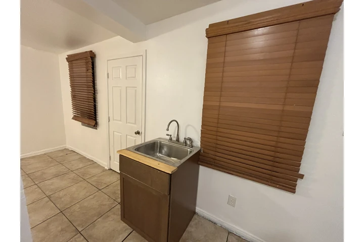 $1800 : Renta image 9