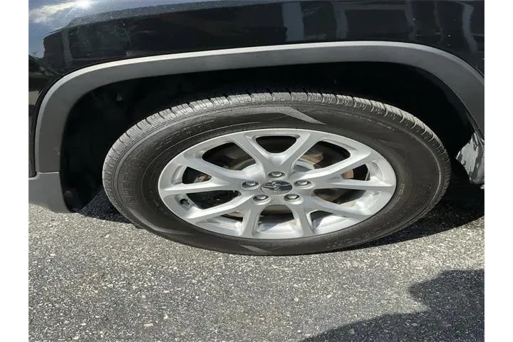 $8000 : Jeep Cherokee 2018 Latitude image 10