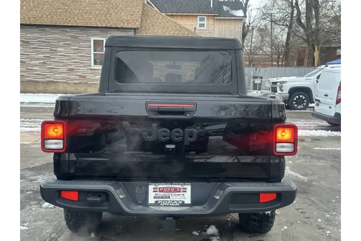 2022 Gladiator Willys image 7