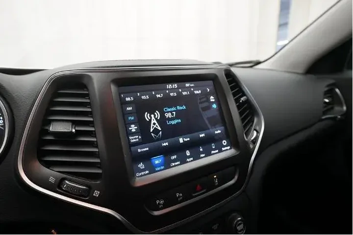 $21798 : Jeep Cherokee 2020 4x4 Trail image 6