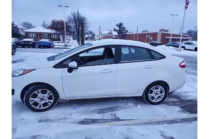 $7500 : Ford Fiesta 2015 SE 4dr Seda image 4