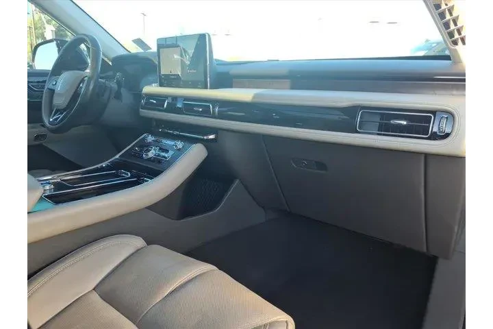 $28192 : Lincoln Aviator 2020 AWD Res image 10