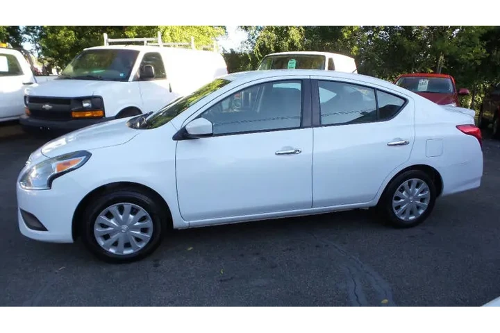 $8500 : 2018 Versa S Plus image 5