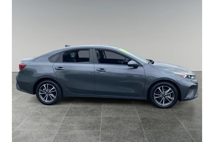 $26128 : Kia Forte 2022 image 6