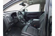 $15961 : GMC Canyon 2017 4x4 SLE 4dr thumbnail