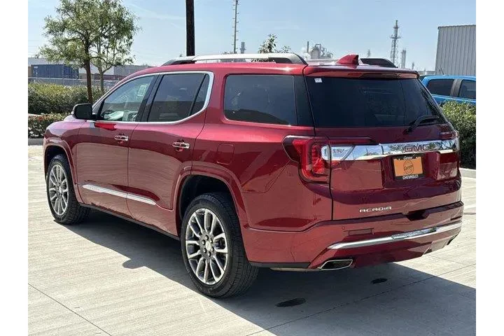 $30900 : GMC Acadia 2023 Denali 4dr S image 5