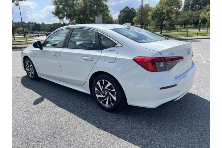 $17900 : 2022 Civic LX image 7